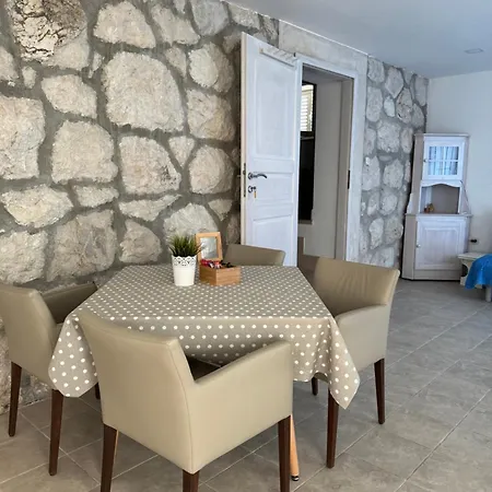 Apartment Viden Tucepi